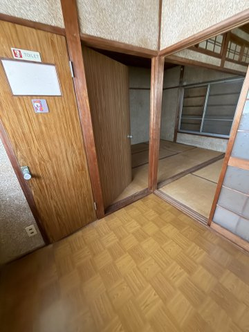 石井町借家の内装