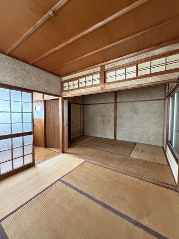 石井町借家のエントランス