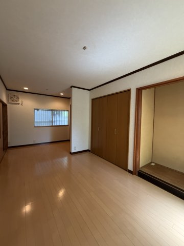 石井町借家の寝室
