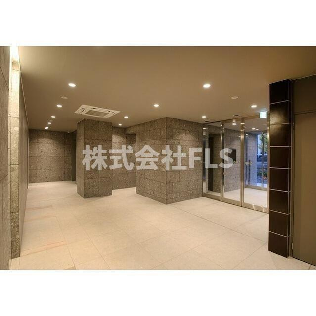 北区志茂２丁目の賃貸マンションのロビー