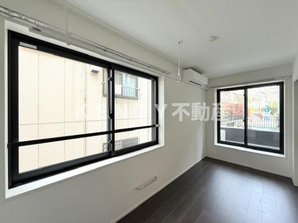 【寝室】 | ＣＯＭＰＯＳＩＴＥ　大井町　ＨＩＬＬＴＯＰ | 落ち着いて過ごせるお部屋なので、寝室にいかがでしょうか
