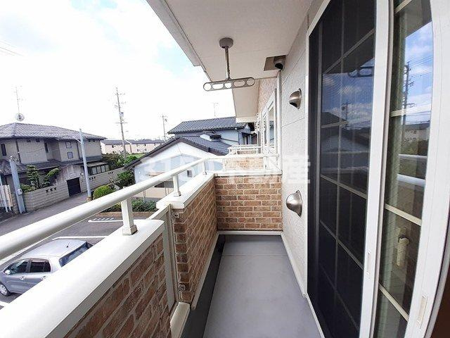 メゾン７８のバルコニー|外からの目が気にならないバルコニーで洗濯物が干せます