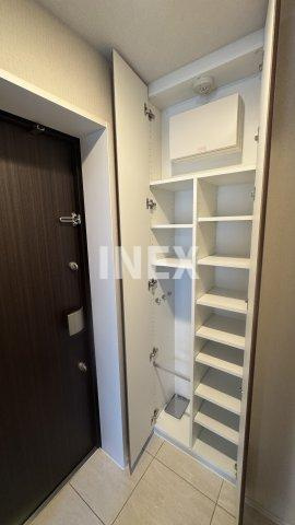 横浜市西区岡野１丁目の賃貸マンションの収納