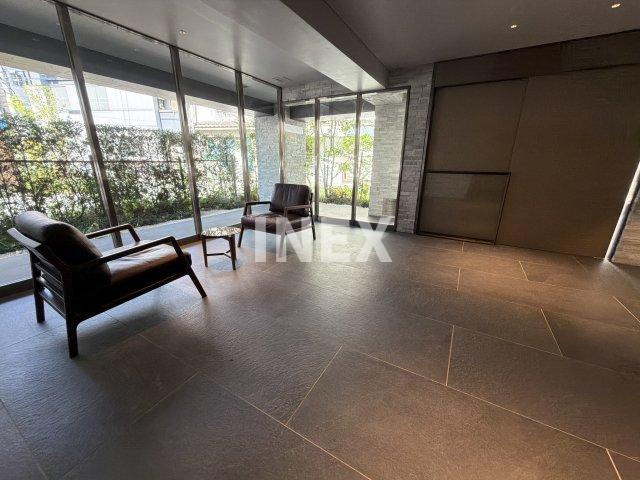 横浜市西区岡野１丁目の賃貸マンションのロビー