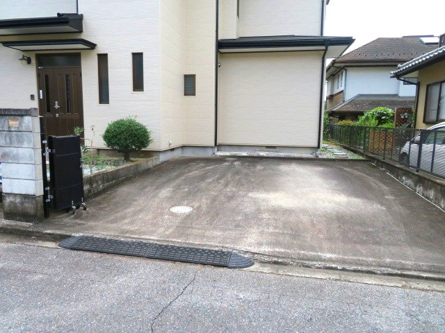 高崎市吉井町南陽台　中古1190の駐車場