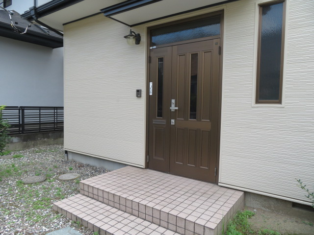 高崎市吉井町南陽台　中古1190の玄関