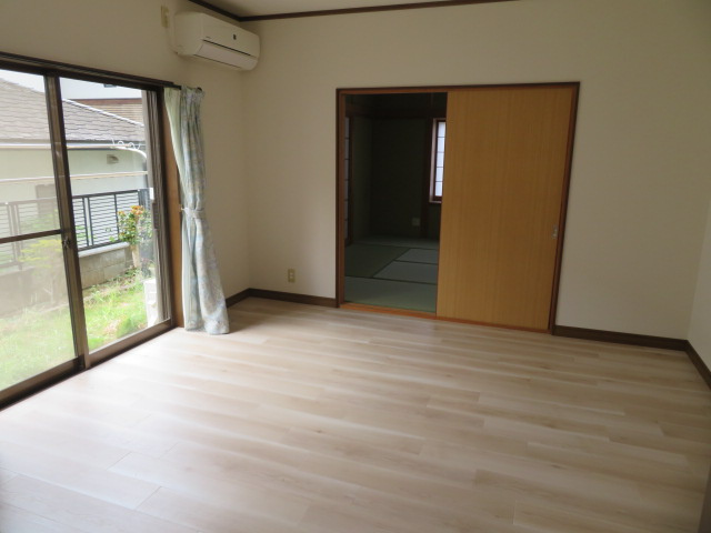 高崎市吉井町南陽台　中古1190の洋室