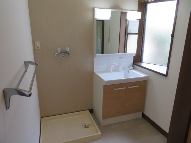 高崎市吉井町南陽台　中古1250の独立洗面台