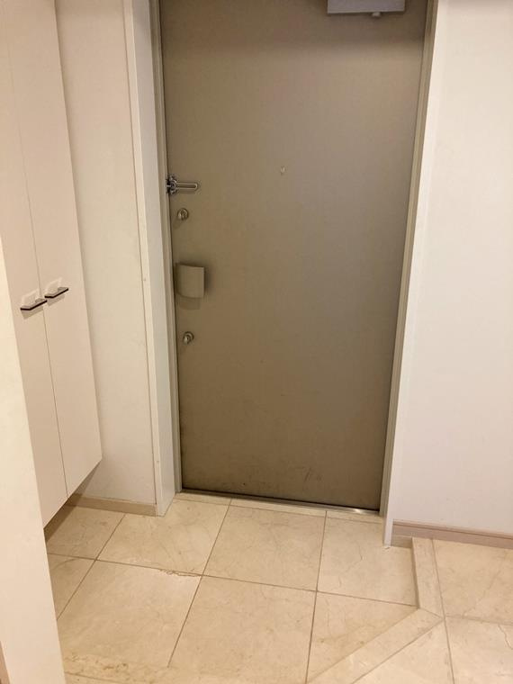 ガリシア新御徒町の玄関
