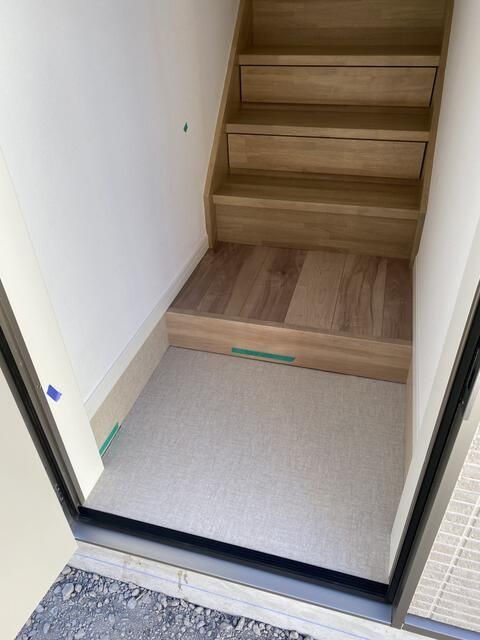 エフプレスト日吉町の玄関