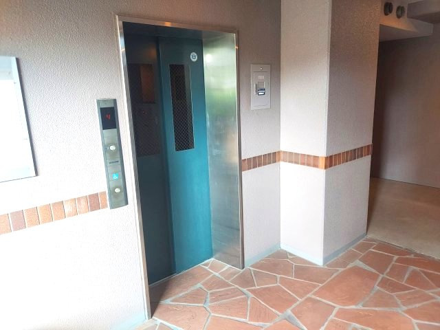 ディアステージ宝塚清荒神のその他共用部分|エレベーター前