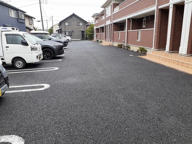 ウエイン ヒルドの駐車場