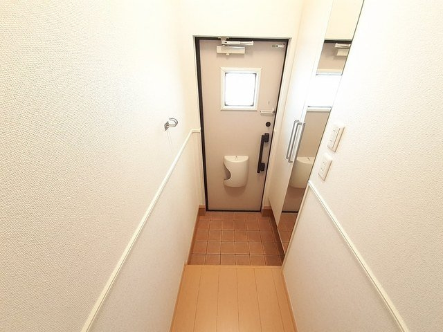 グリシーヌ１番館の玄関