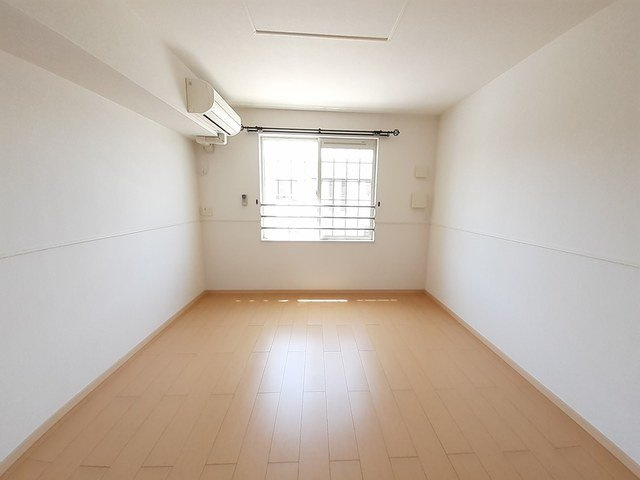 グリシーヌ１番館の居間・リビング