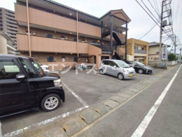 イーストマニの駐車場|高崎、前橋のお部屋探しはエンドスケープまで！お客様の理想お聞かせ下さい♪