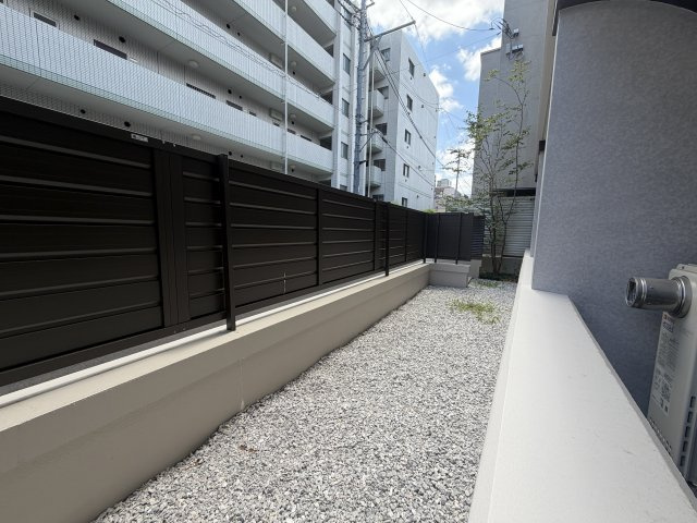バルコニーからの眺め。1階ですが外から見えにくくなっています