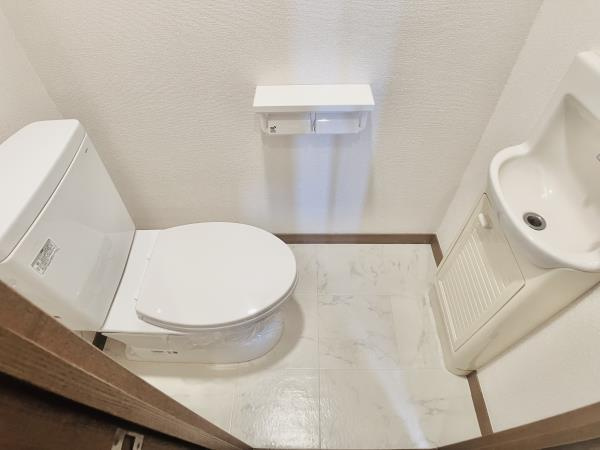 マリンスクエアのトイレ|落ち着いた色調のトイレです