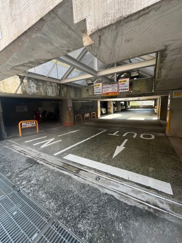 神戸市東灘区住吉東町４丁目の賃貸マンションの駐車場