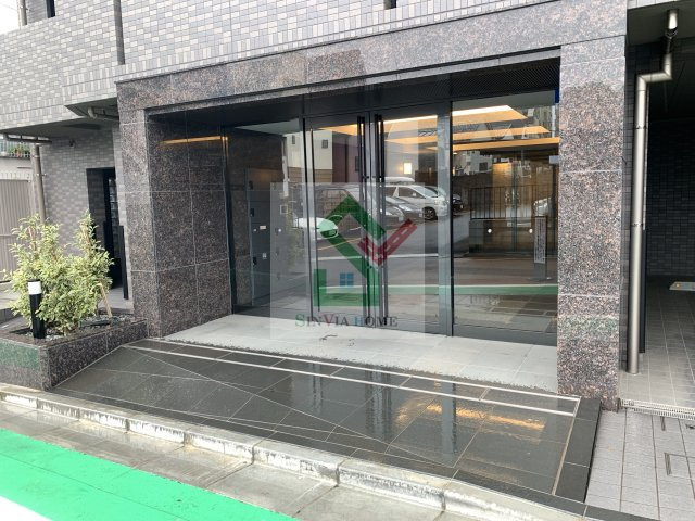 ルーブル武蔵関弐番館のエントランス