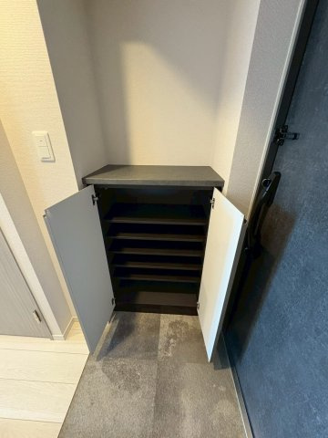 S-RESIDENCE豊田avantaの玄関