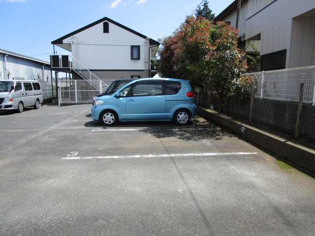 レマンハイツおゆみ野の駐車場|カースペースがあります