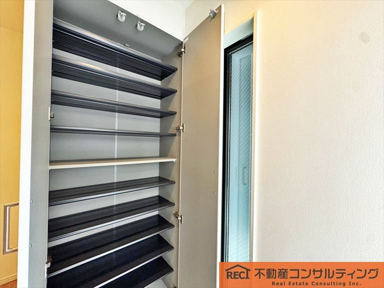 神戸市灘区記田町1丁目　新築戸建の収納