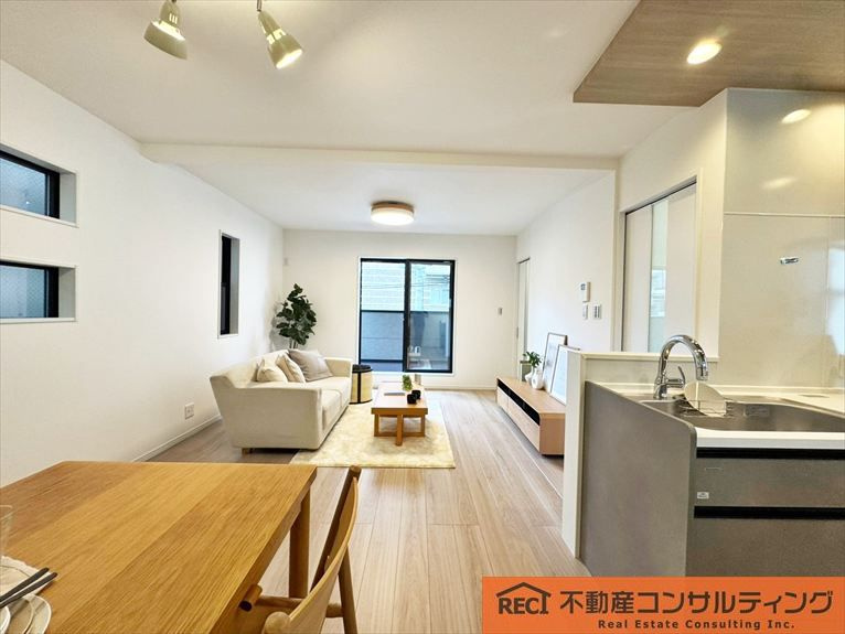 神戸市灘区記田町1丁目　新築戸建の内装
