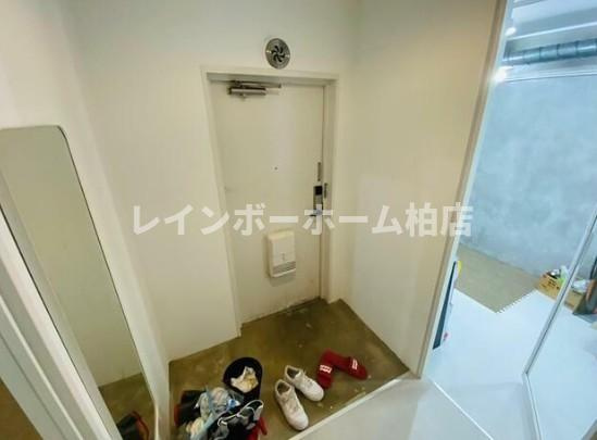 特典：仲介手数料が無料です!!の玄関