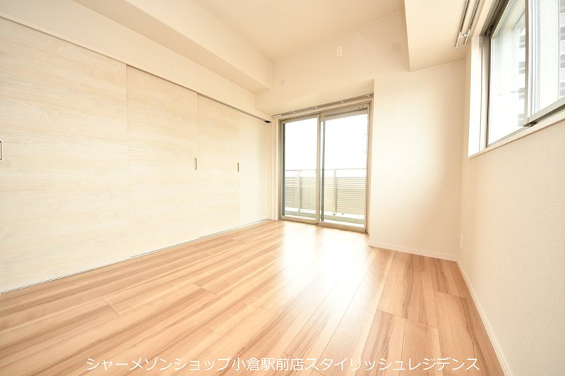 クレスト西小倉の居間・リビング