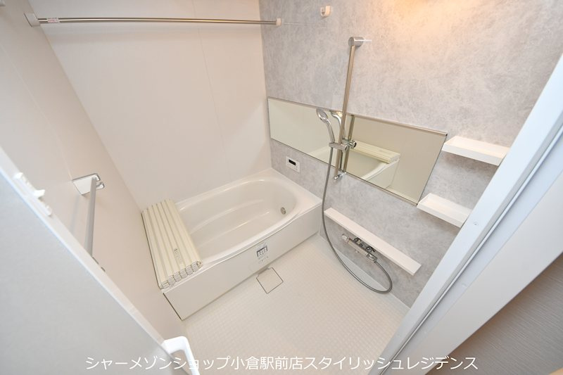 クレスト西小倉の浴室