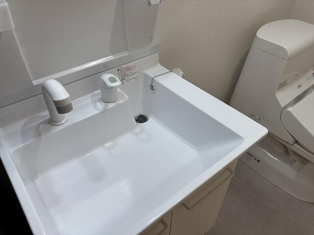 屏風浦アパートの独立洗面台