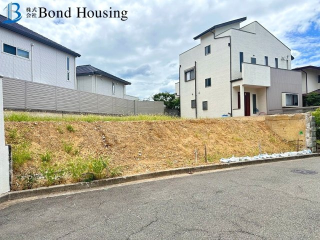 朝霧駅まで徒歩9分　朝霧南町　新築戸建ての庭