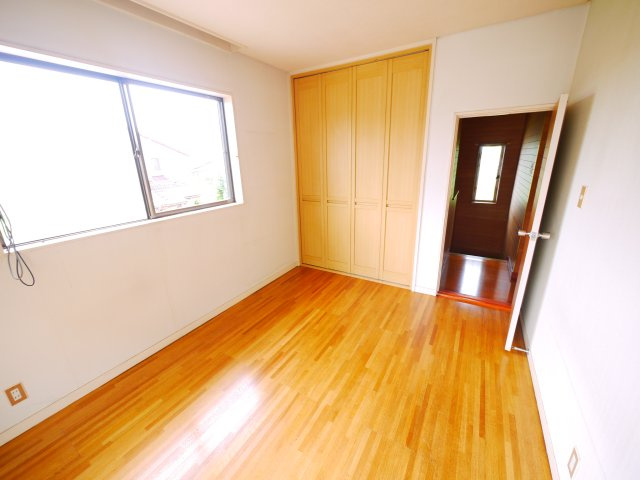 八街市沖渡　中古戸建の洋室|敷地約69坪 ４SDK 和室続間 閑静な分譲地内 ドックラン 家庭菜園が可能です 上下水