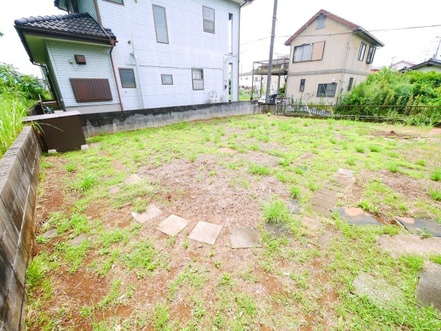 八街市沖渡　中古戸建の庭|敷地約69坪 ４SDK 和室続間 閑静な分譲地内 ドックラン 家庭菜園が可能です 上下水