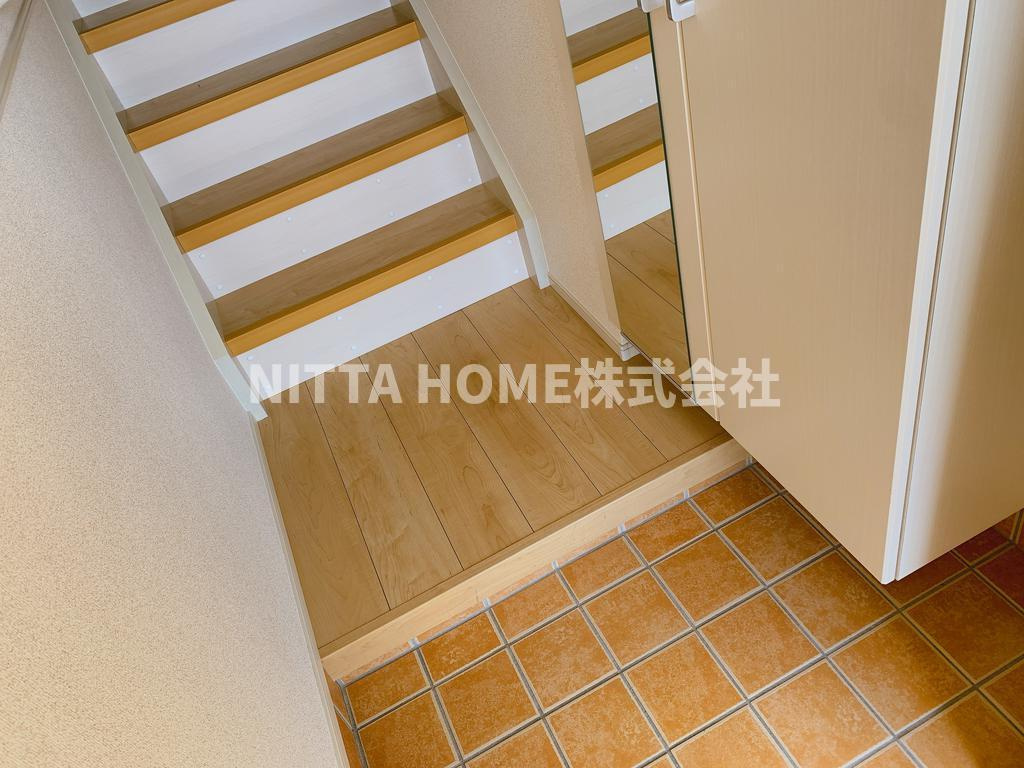 エスペランサＡの玄関|お部屋は２階になります◆