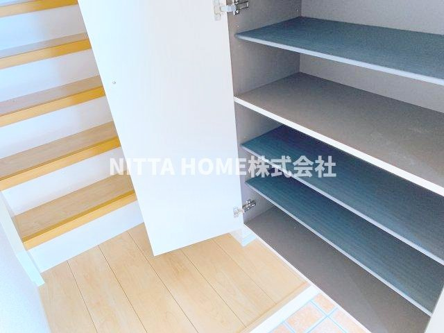 エスペランサＡのその他共用部分|シューズボックスも収納たっぷり◎