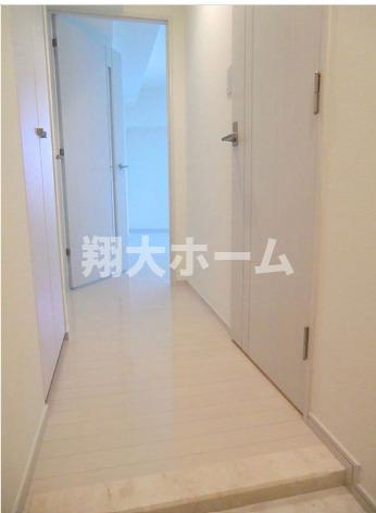プレール・ドゥーク東京ＥＡＳＴⅤの玄関