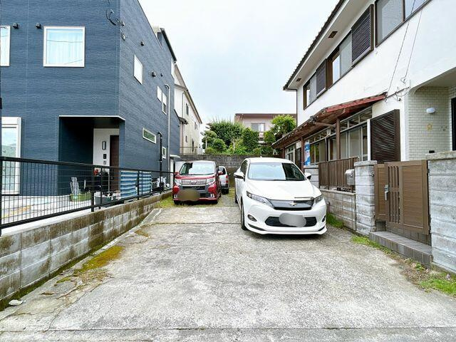 【駐車場】