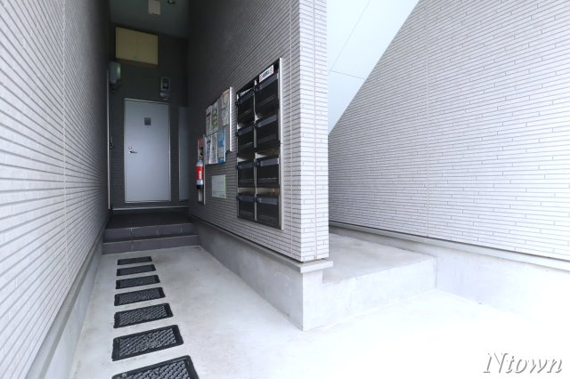 【エントランス】 | ティーダⅡ | 建物の内部です