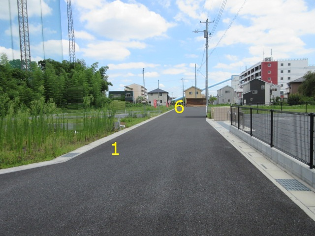 売地　東松山市石橋1684-35付近（全6棟）の前面道路含む現地写真