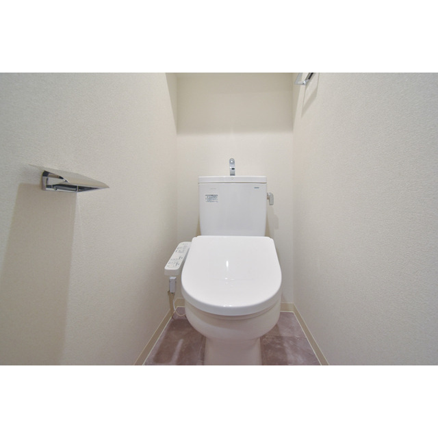 アドバンス神戸パーチェのトイレ|ゆったりとした空間のトイレです