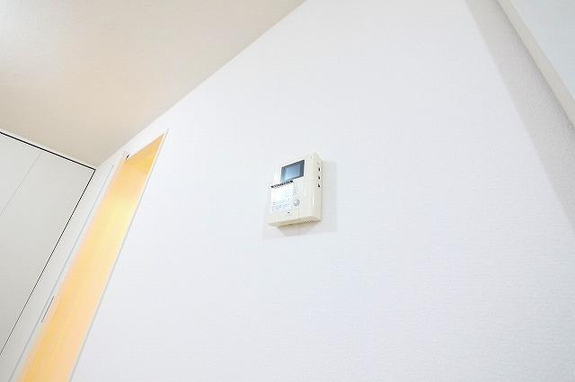 ＣＵＢＥの設備|エントランスのオートロックと連動したモニター付きインターフォン