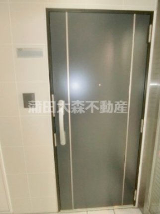 Rising Placeライジングプレイス大森二番館の玄関