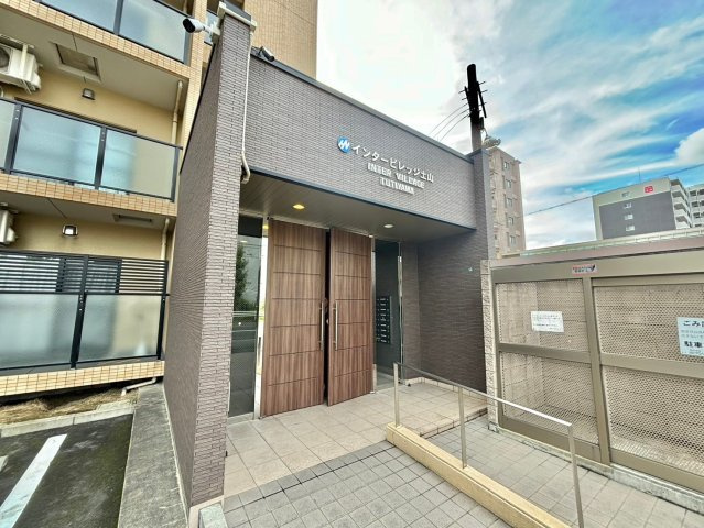 インタービレッジ土山のエントランス