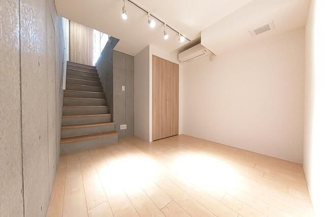 ＢＲＩＣＫ　ＲＥＳＩＤＥＮＣＥ　目黒本町の居間・リビング