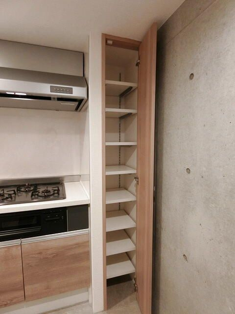 ＢＲＩＣＫ　ＲＥＳＩＤＥＮＣＥ　目黒本町の収納