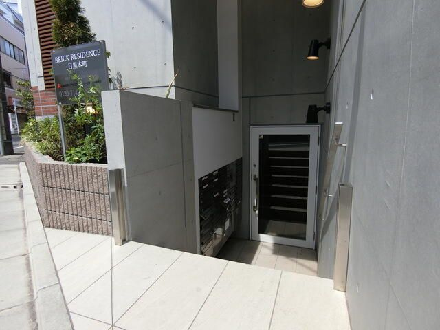 ＢＲＩＣＫ　ＲＥＳＩＤＥＮＣＥ　目黒本町のエントランス