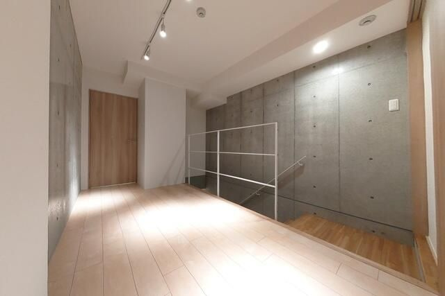 ＢＲＩＣＫ　ＲＥＳＩＤＥＮＣＥ　目黒本町の居間・リビング