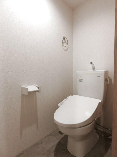 ＢＲＩＣＫ　ＲＥＳＩＤＥＮＣＥ　目黒本町のトイレ