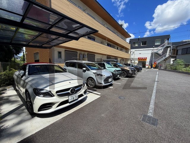 エムティーゼットツーの駐車場